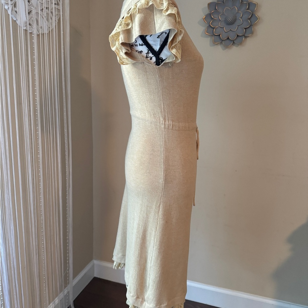 European Dress - Picture 4 of 6